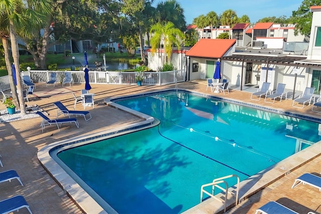 view of swimming pool