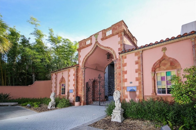 839 40th St, Sarasota, FL 34234 - mediterranean / spanish-style home featuring stucco siding