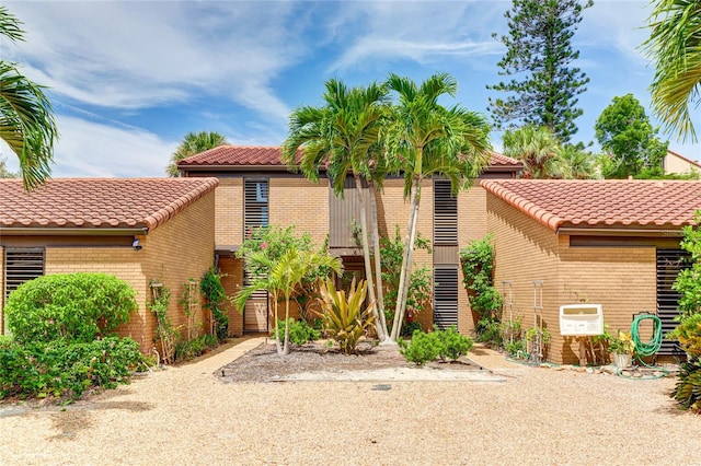 view of mediterranean / spanish-style house