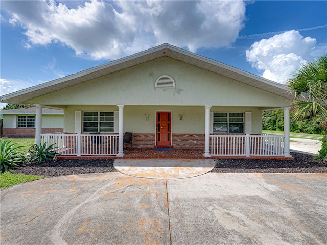 view of front of house featuring covered porch