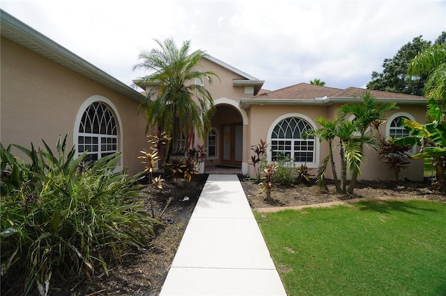 view of front of property with a front yard