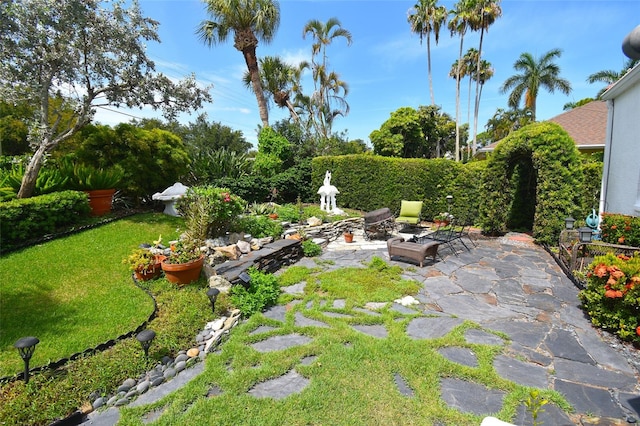 view of yard with a patio area