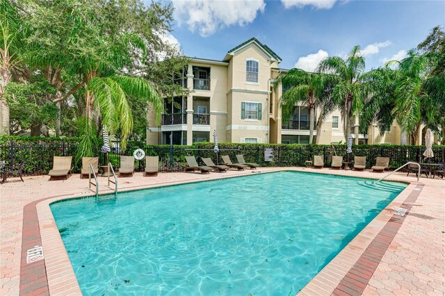 view of swimming pool