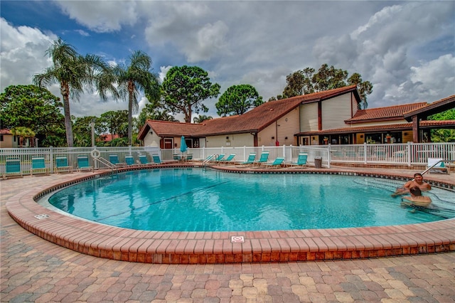 view of swimming pool