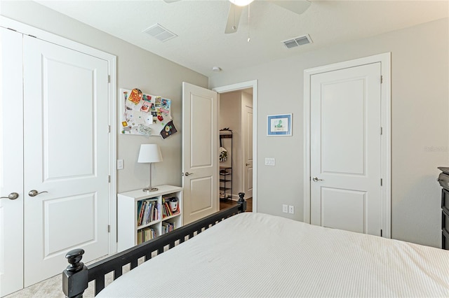 bedroom with ceiling fan