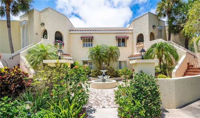 view of mediterranean / spanish-style home