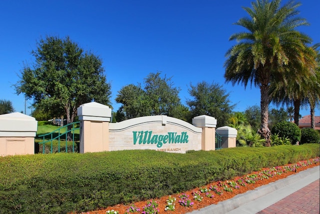 view of community / neighborhood sign