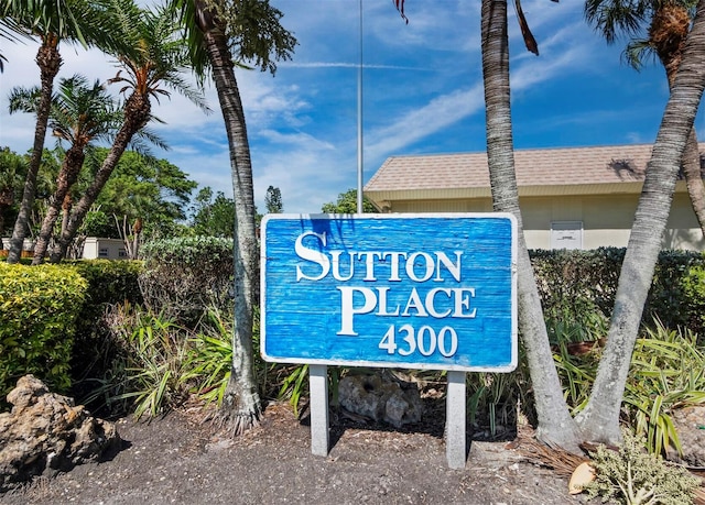 view of community / neighborhood sign