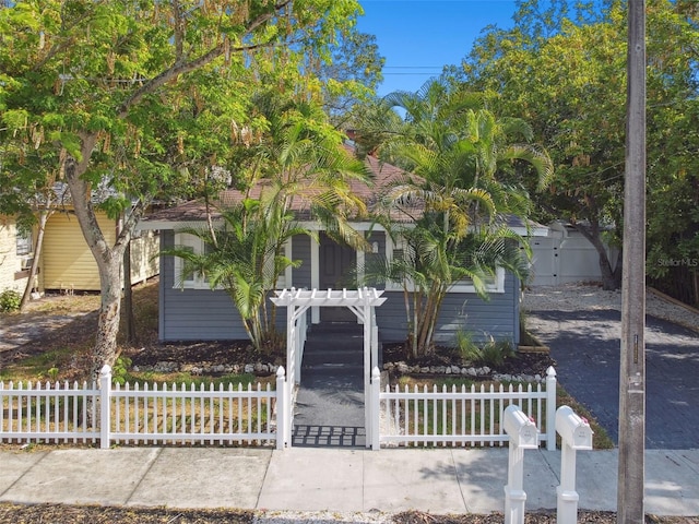 view of front of property