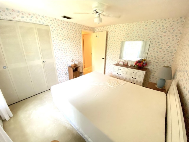 bedroom featuring a closet and ceiling fan