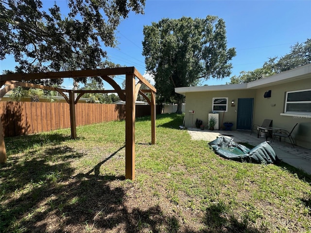 view of yard with a patio area