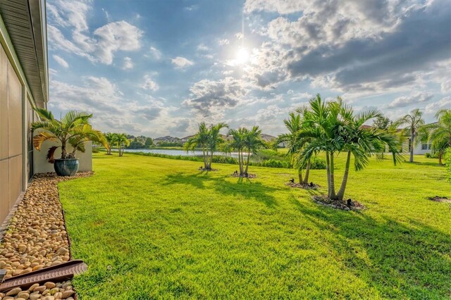 view of yard featuring a water view