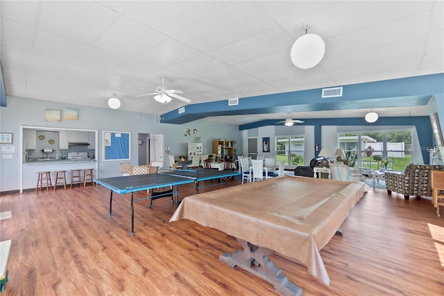 playroom featuring ceiling fan, visible vents, billiards, and wood finished floors