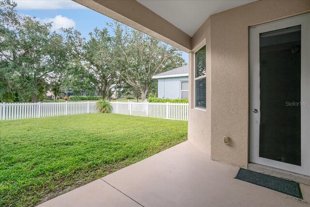 view of yard with a patio area