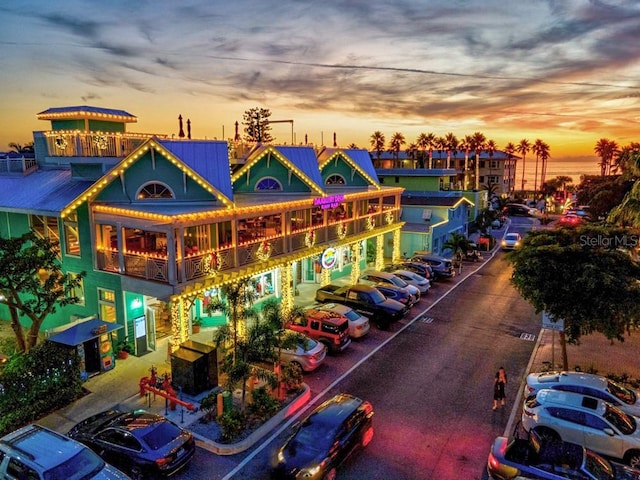 view of aerial view at dusk