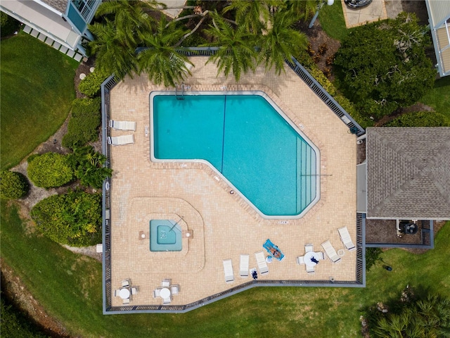 view of swimming pool