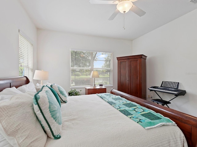 bedroom featuring ceiling fan