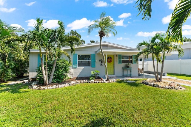 view of front of house with a front lawn