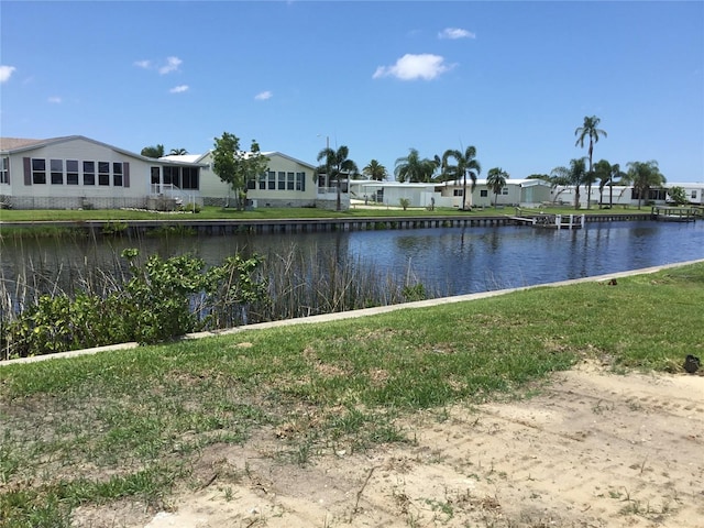 Listing photo 2 for 623 Fairmount Dr, North Port FL 34287