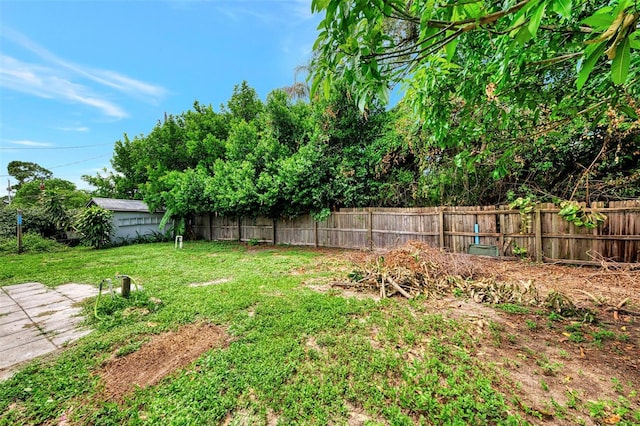 2900 Siesta Dr, Venice, FL 34293 - view of yard with a fenced backyard