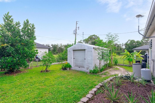 view of yard featuring a storage shed