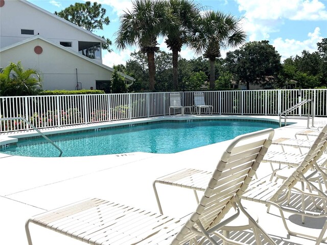 view of swimming pool