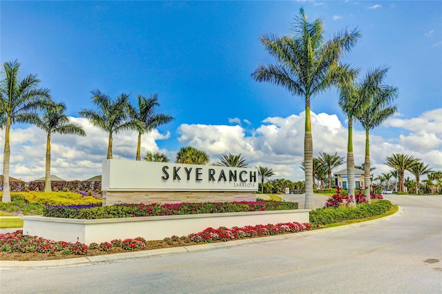 view of community / neighborhood sign