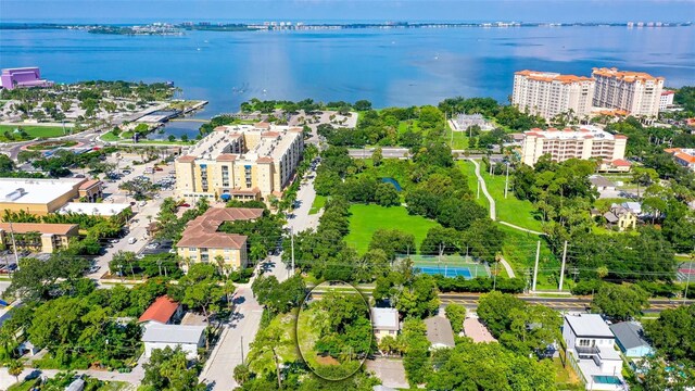 bird's eye view featuring a water view