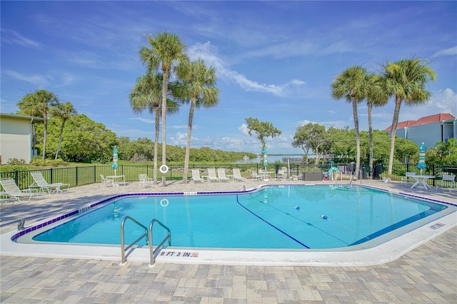 view of swimming pool