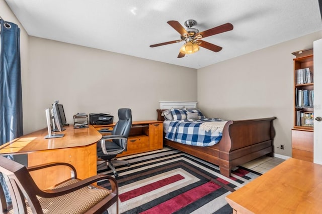 bedroom featuring ceiling fan