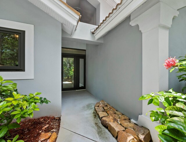 1400 Quail Dr, Sarasota, FL 34231 - entrance to property featuring stucco siding