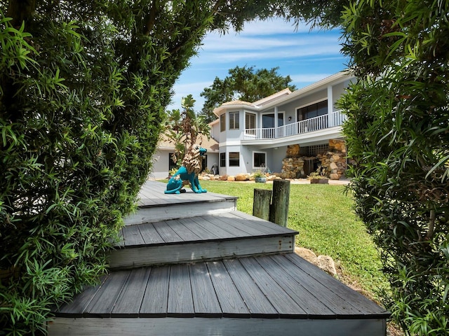 1400 Quail Dr, Sarasota, FL 34231 - wooden terrace with a lawn
