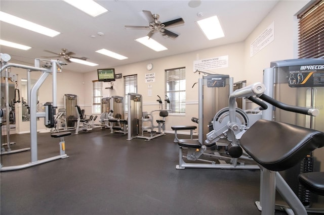 exercise room featuring ceiling fan