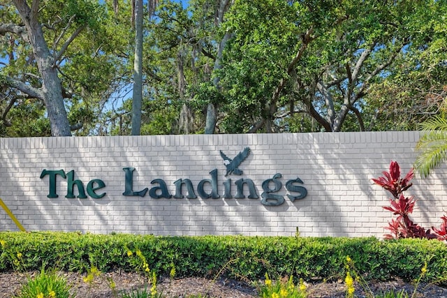 view of community / neighborhood sign