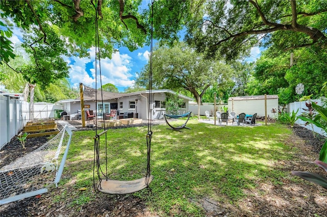 view of yard featuring a patio area