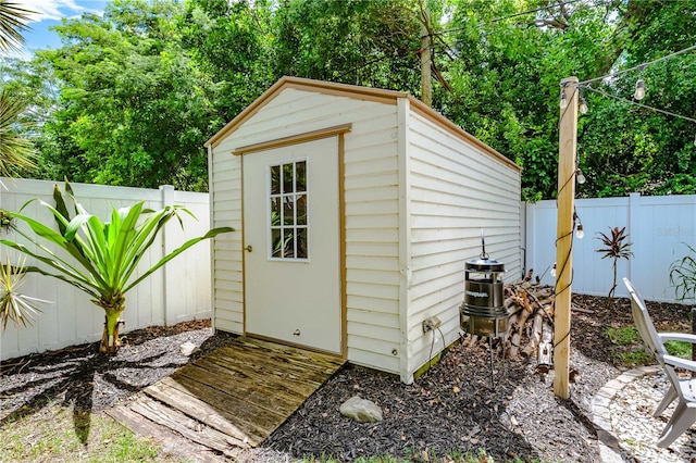 view of outbuilding