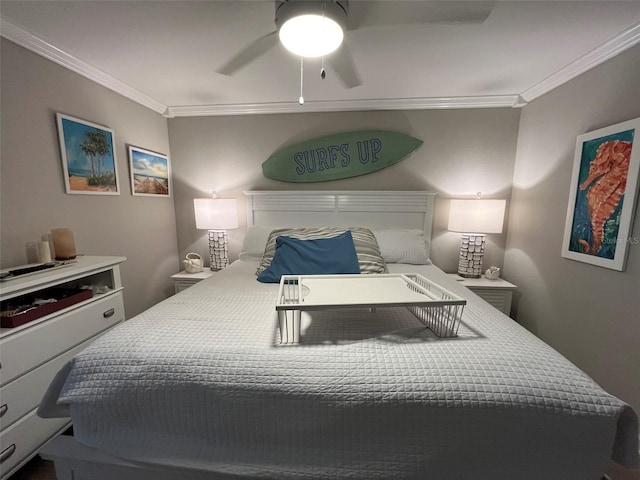 bedroom featuring crown molding and ceiling fan