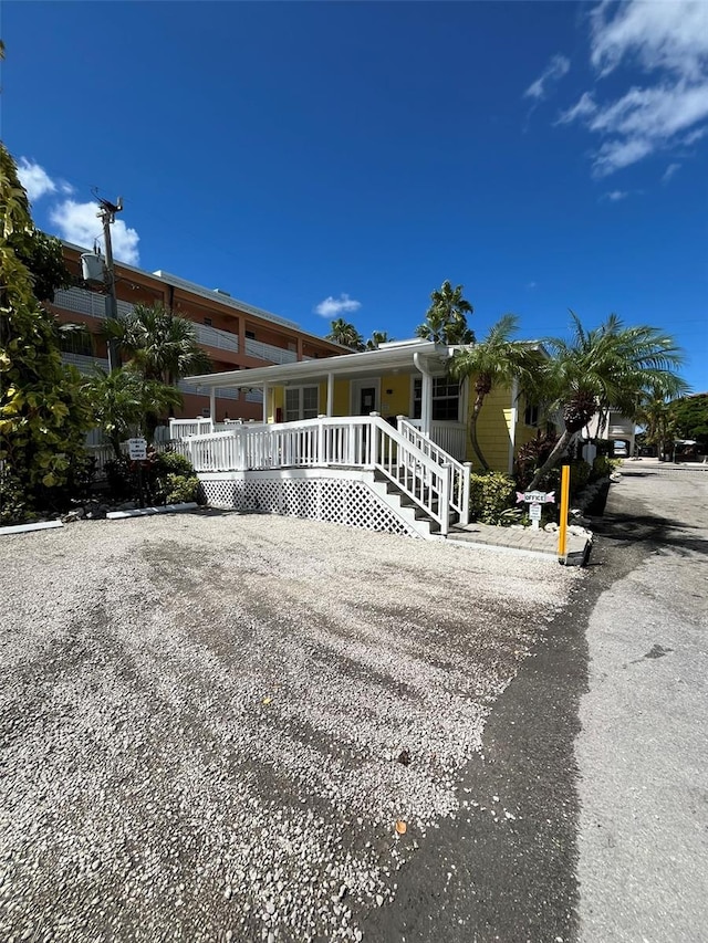 view of front of property featuring a porch