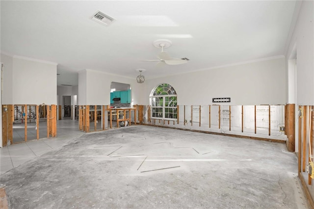 unfurnished room featuring crown molding and ceiling fan