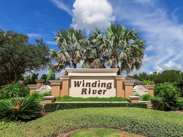 view of community / neighborhood sign