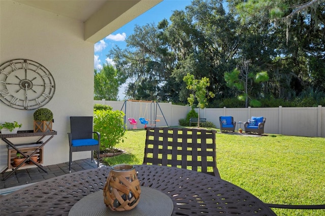 view of yard featuring a patio area