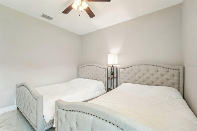 bedroom with ceiling fan