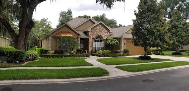 view of front of property with a front yard