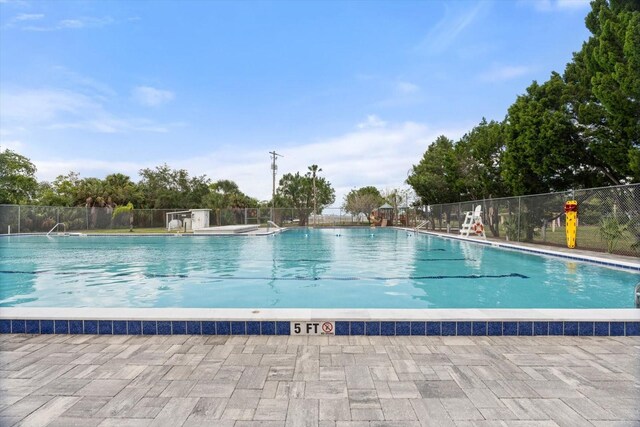 view of swimming pool