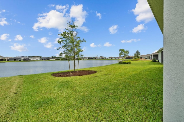 view of yard featuring a water view