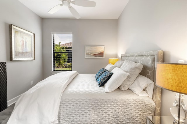 bedroom with ceiling fan