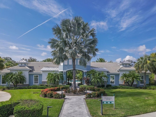 view of front of house with a front yard