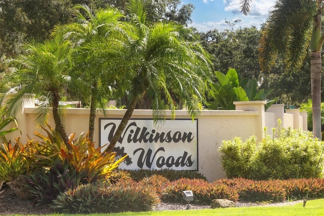 view of community / neighborhood sign