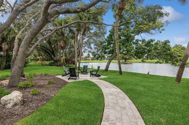 view of yard featuring a water view