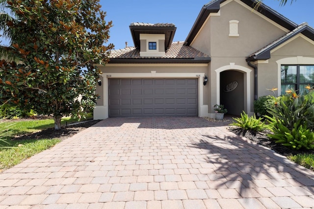 view of front of house featuring a garage